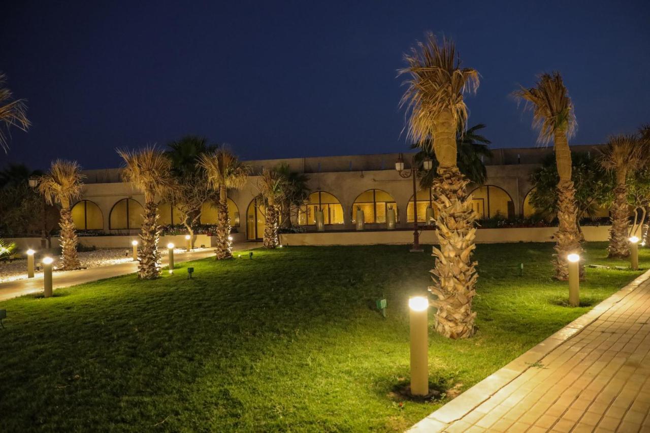 Dhafra Beach Hotel Джебел-Данна Экстерьер фото
